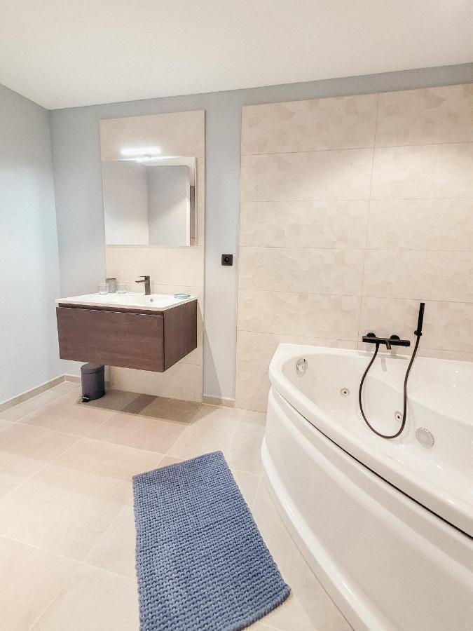 Au Bout De Mes Reves Bed and Breakfast Walcourt Εξωτερικό φωτογραφία